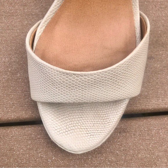 Steve Madden Cream Stiletto Sandal 9 - Picture 9 of 12